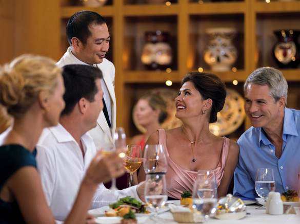 Paul Gauguin Cruises MS Paul Gauguin L'Etoile Lifestyle 5 ©Paul Gauguin Cruises.jpg